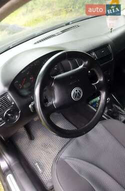 Універсал Volkswagen Golf 2000 в 