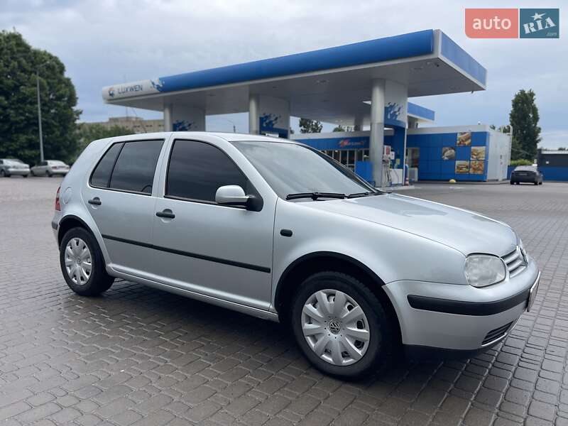 Volkswagen Golf 2002