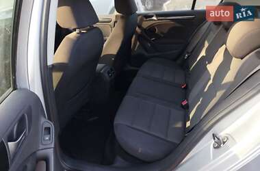 Хетчбек Volkswagen Golf 2009 в 