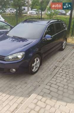 Универсал Volkswagen Golf 2010 в 
