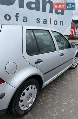 Хетчбек Volkswagen Golf 2001 в 