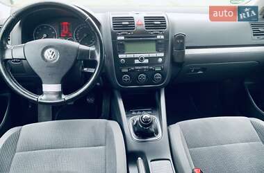 Універсал Volkswagen Golf 2009 в 