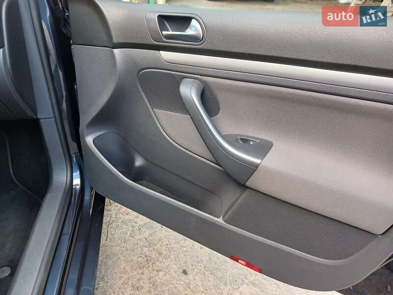 Универсал Volkswagen Golf 2008 в Гадяче