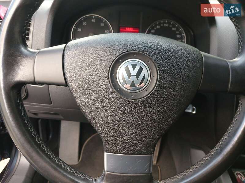 Универсал Volkswagen Golf 2008 в Гадяче