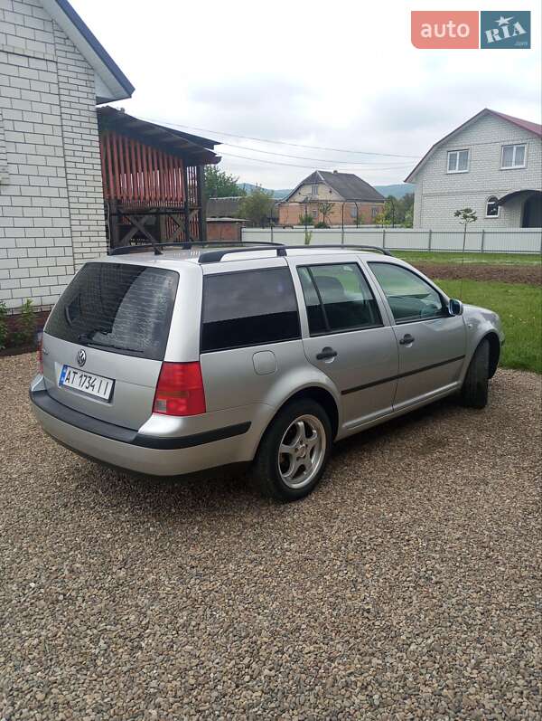 Універсал Volkswagen Golf 2001 в Долині