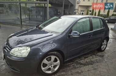 Хэтчбек Volkswagen Golf 2004 в Ивано-Франковске