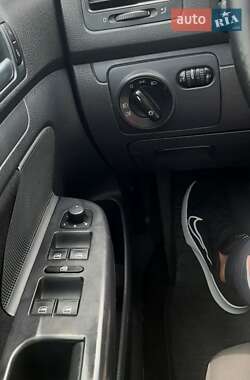 Хэтчбек Volkswagen Golf 2008 в 