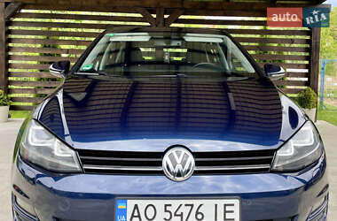 Хетчбек Volkswagen Golf 2014 в 
