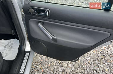 Хэтчбек Volkswagen Golf 2003 в 