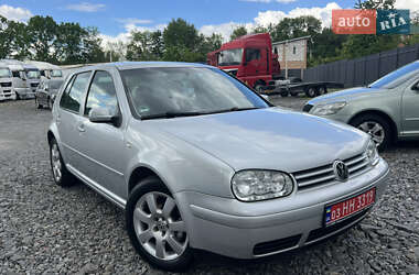 Хэтчбек Volkswagen Golf 2003 в 