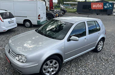 Хэтчбек Volkswagen Golf 2003 в 