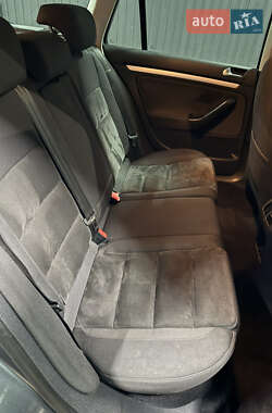 Универсал Volkswagen Golf 2011 в 