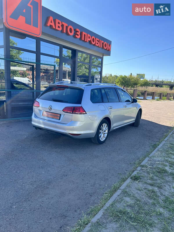 Универсал Volkswagen Golf 2015 в Кропивницком