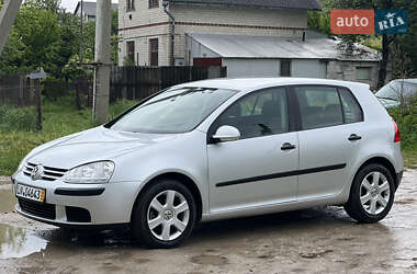 Хэтчбек Volkswagen Golf 2004 в Тернополе