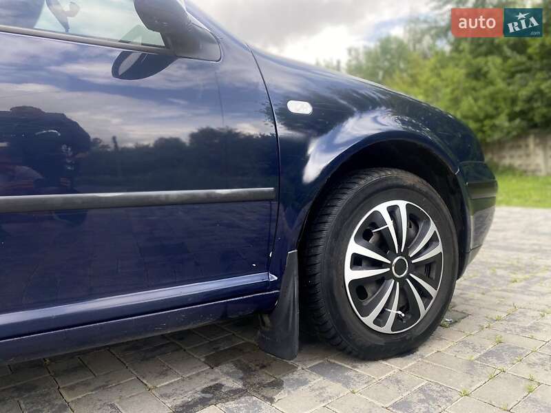 Универсал Volkswagen Golf 2001 в Корце