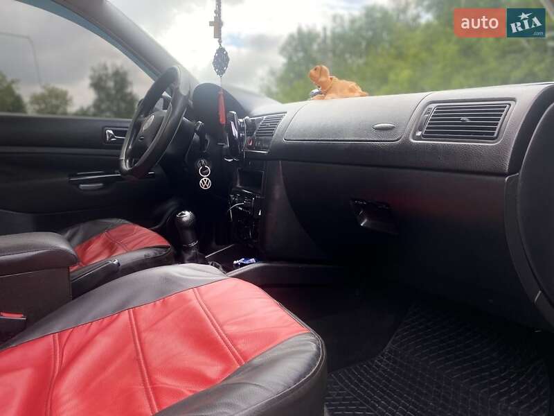 Универсал Volkswagen Golf 2001 в Корце
