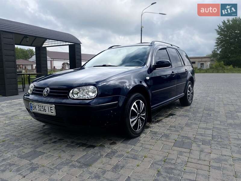 Универсал Volkswagen Golf 2001 в Корце