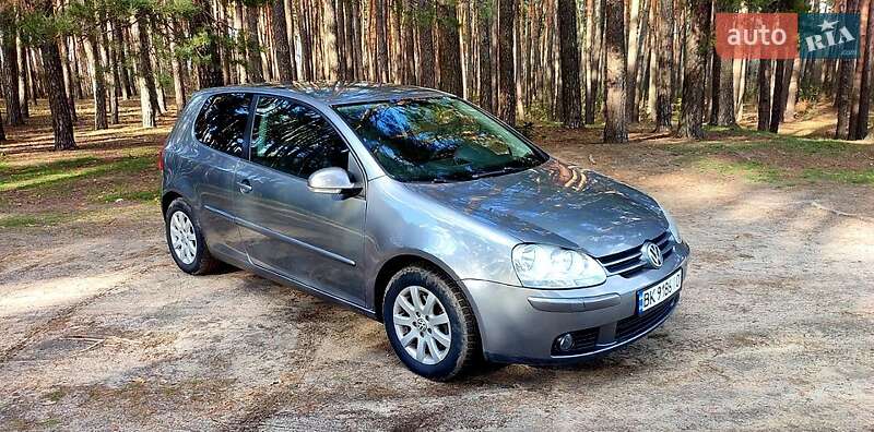 Хэтчбек Volkswagen Golf 2007 в 