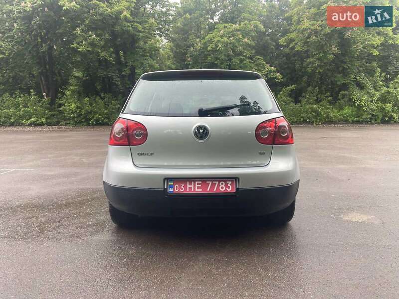Хэтчбек Volkswagen Golf 2009 в Луцке