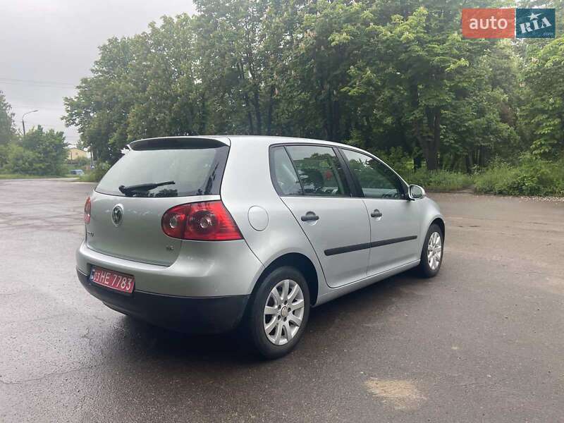 Хэтчбек Volkswagen Golf 2009 в Луцке