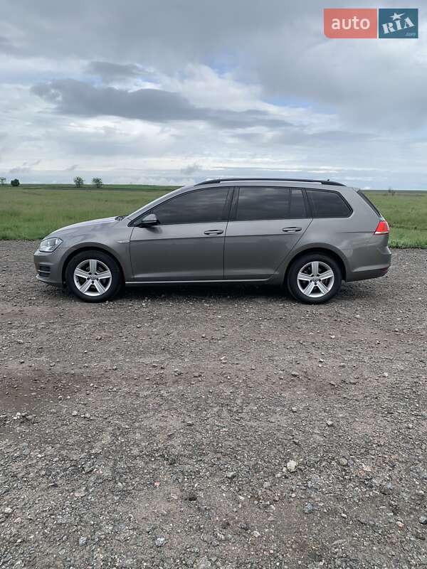Универсал Volkswagen Golf 2015 в Погребище
