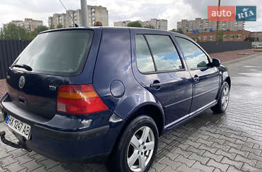Хэтчбек Volkswagen Golf 2000 в 