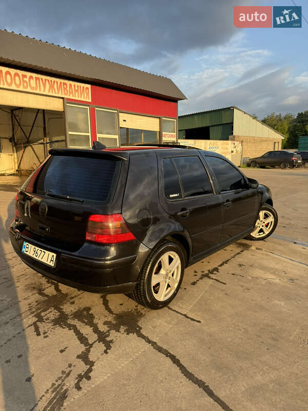 Хетчбек Volkswagen Golf 2003 в Синельниковому