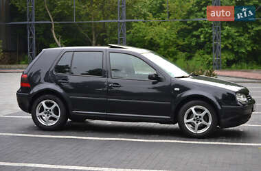Хэтчбек Volkswagen Golf 2001 в 