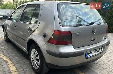 Хэтчбек Volkswagen Golf 2001 в 