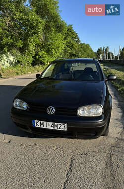 Универсал Volkswagen Golf 2000 в 