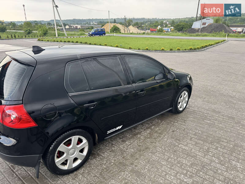 Хэтчбек Volkswagen Golf 2007 в 