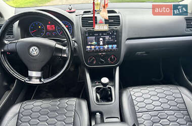 Хэтчбек Volkswagen Golf 2007 в 