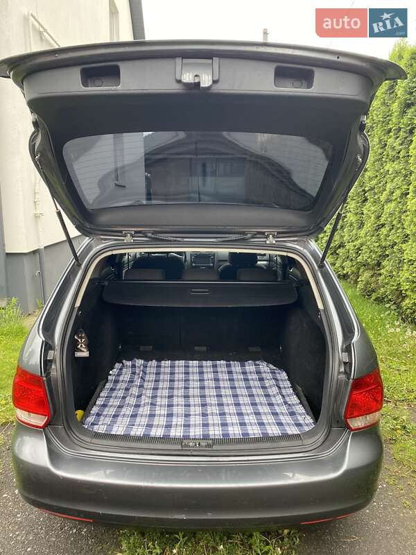 Универсал Volkswagen Golf 2008 в Ровно