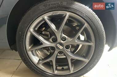 Хэтчбек Volkswagen Golf 2013 в 
