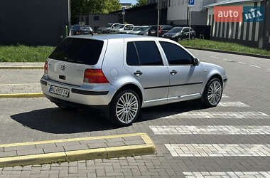 Хетчбек Volkswagen Golf 2003 в 