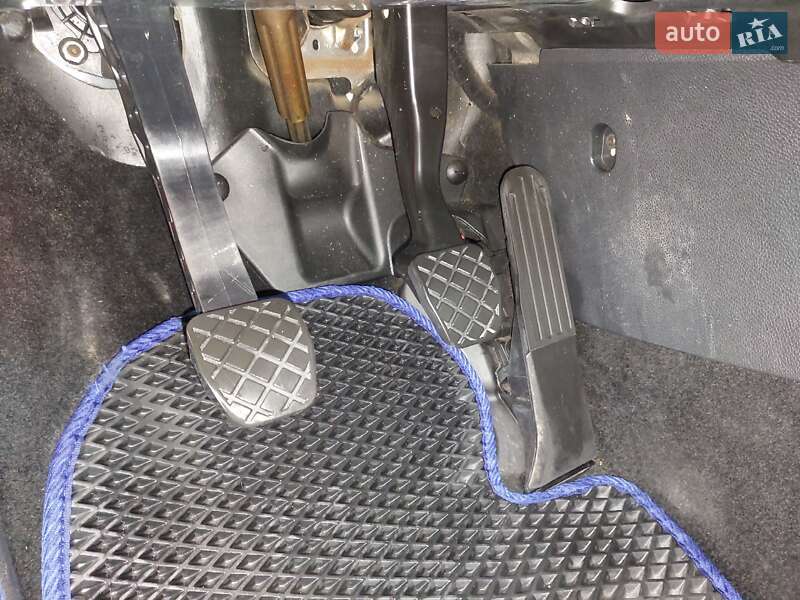 Универсал Volkswagen Golf 2010 в Хотине