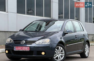 Хэтчбек Volkswagen Golf 2009 в 