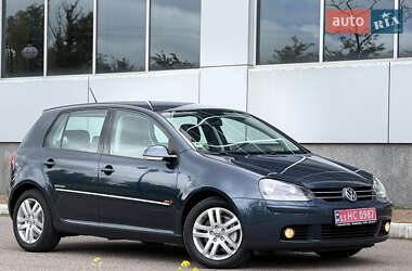 Хэтчбек Volkswagen Golf 2009 в 