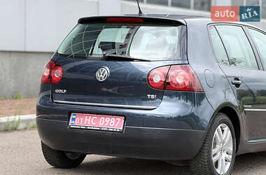 Хэтчбек Volkswagen Golf 2009 в 