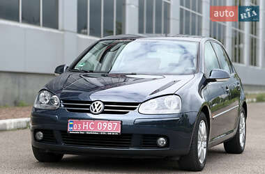 Хэтчбек Volkswagen Golf 2009 в 