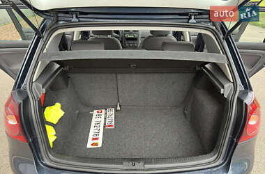 Хэтчбек Volkswagen Golf 2009 в 