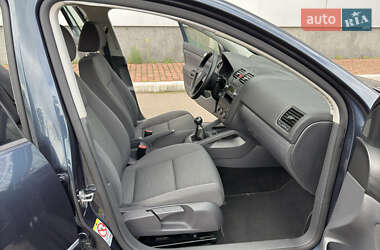 Хэтчбек Volkswagen Golf 2009 в 