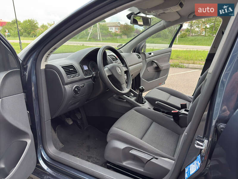 Хетчбек Volkswagen Golf 2009 в Білій Церкві