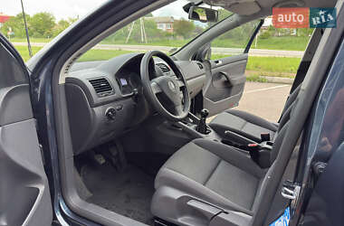 Хэтчбек Volkswagen Golf 2009 в 