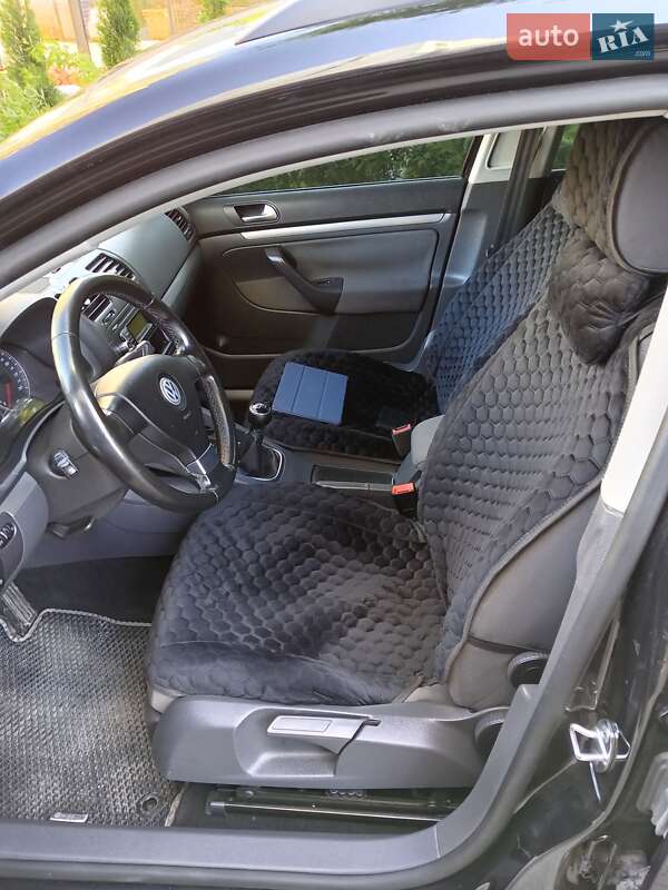 Універсал Volkswagen Golf 2009 в Луцьку