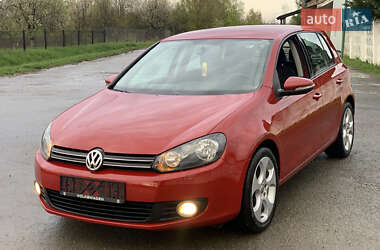Хетчбек Volkswagen Golf 2009 в 