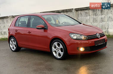 Хетчбек Volkswagen Golf 2009 в 