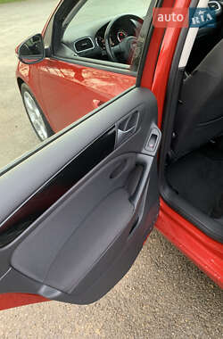 Хетчбек Volkswagen Golf 2009 в 