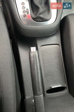 Хетчбек Volkswagen Golf 2009 в 