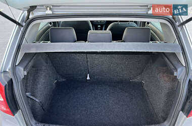 Хэтчбек Volkswagen Golf 2005 в 